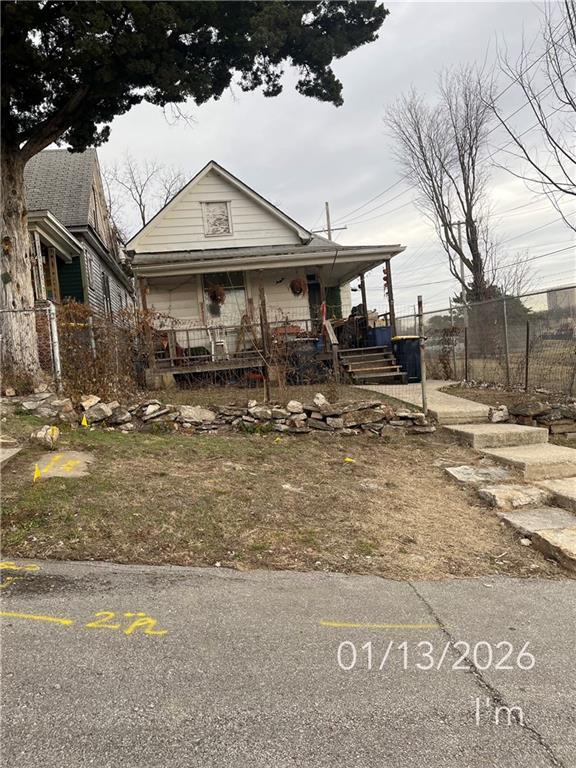 Photo 2 of 2325 Fairmount Avenue