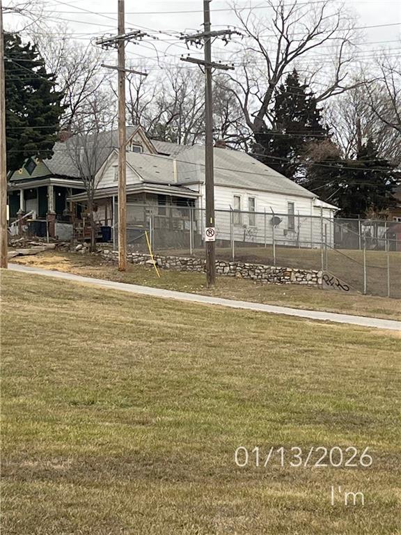 Photo 3 of 2325 Fairmount Avenue