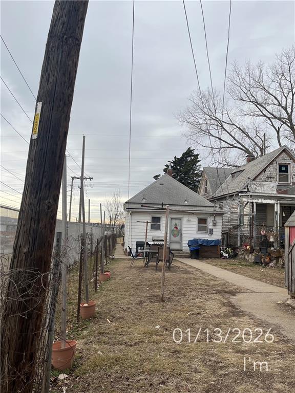 Photo 4 of 2325 Fairmount Avenue