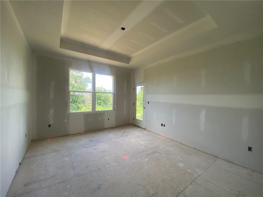 Photo 4 of 19326 Skyview Lane