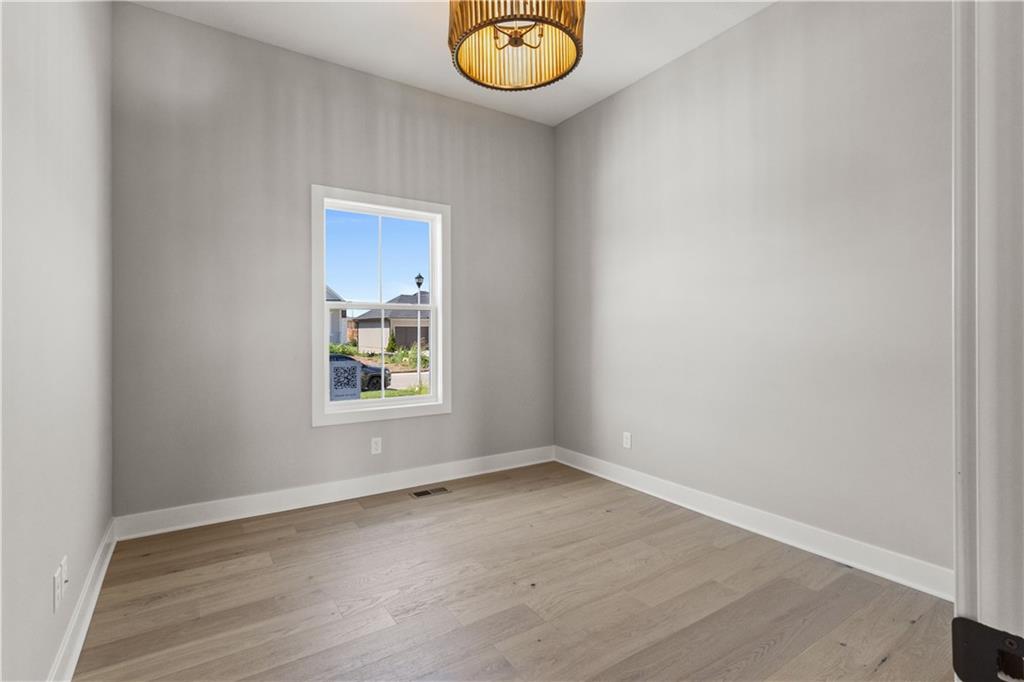 Photo 7 of 18501 Pawnee Lane