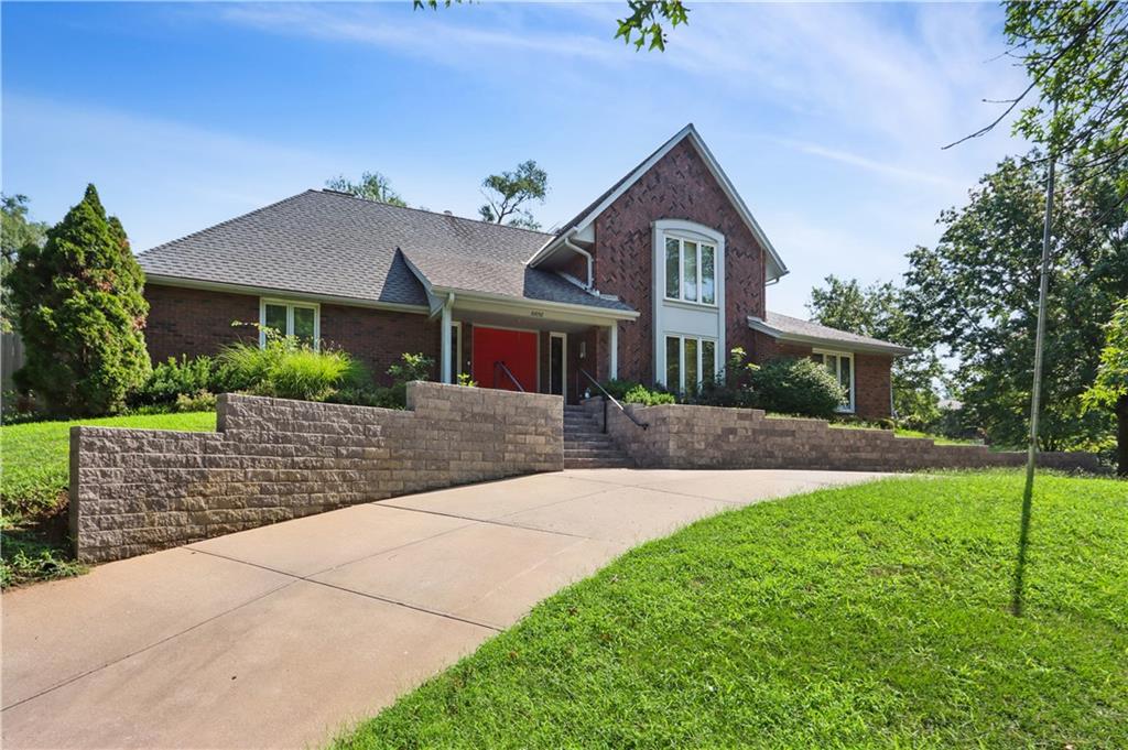 Photo 2 of 10052 Hemlock Drive