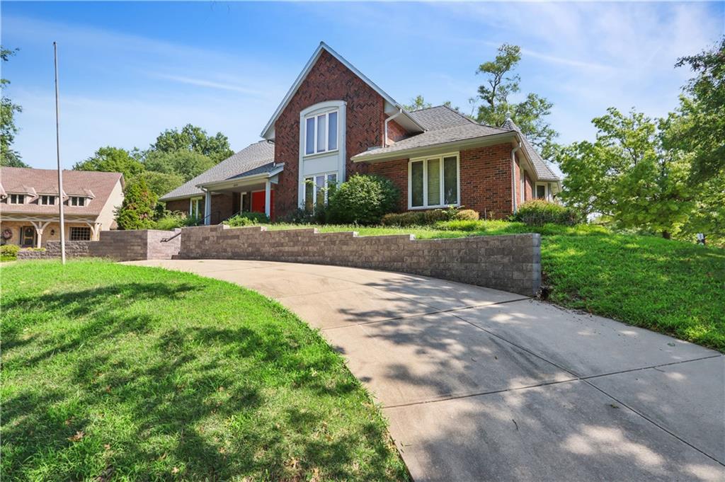 Photo 3 of 10052 Hemlock Drive