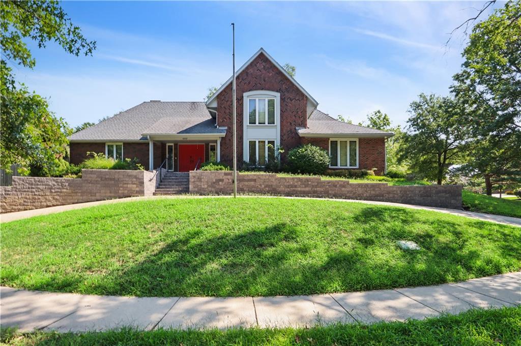 Photo 4 of 10052 Hemlock Drive