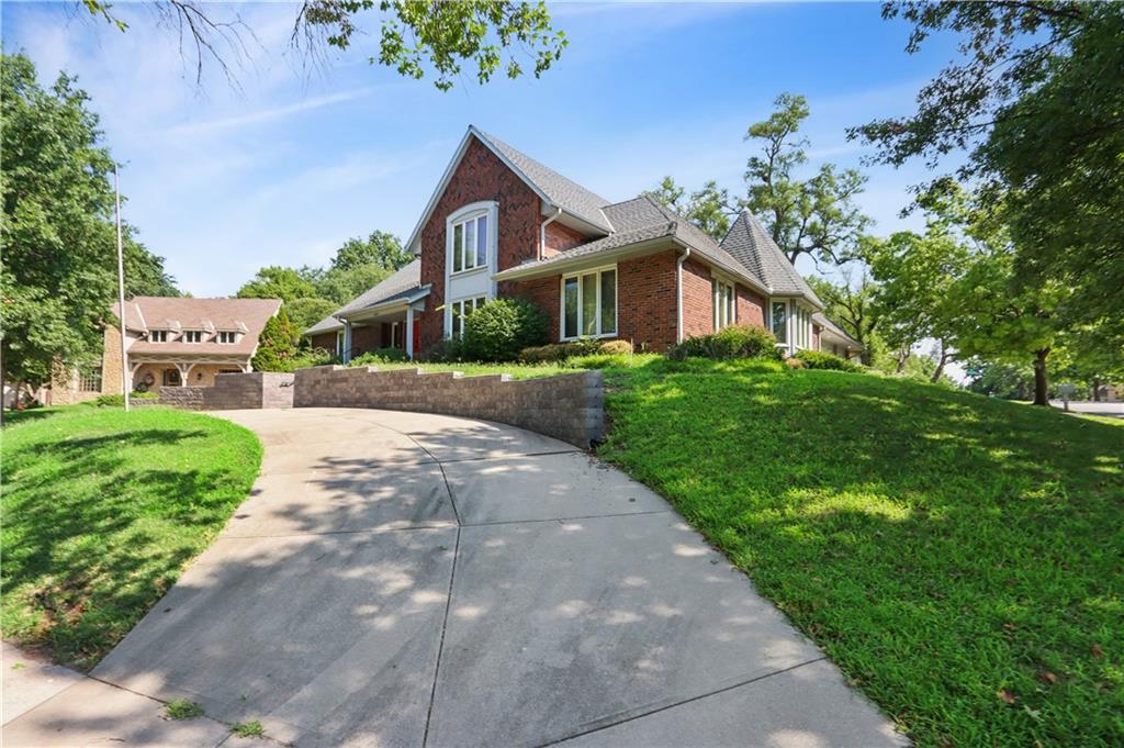 Photo 5 of 10052 Hemlock Drive