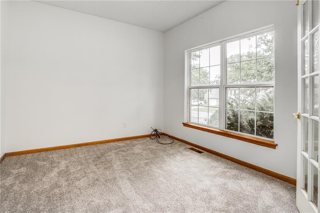 Photo 4 of 728 S Kisner Drive