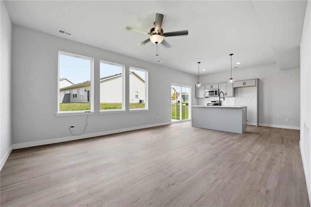 Photo 2 of 27118 E Oak View Drive