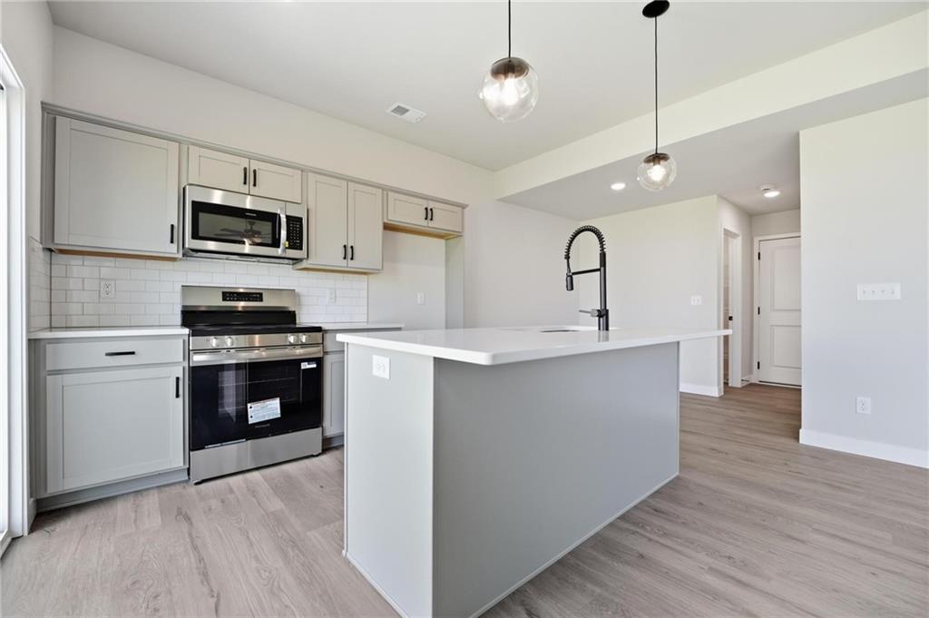 Photo 4 of 27118 E Oak View Drive