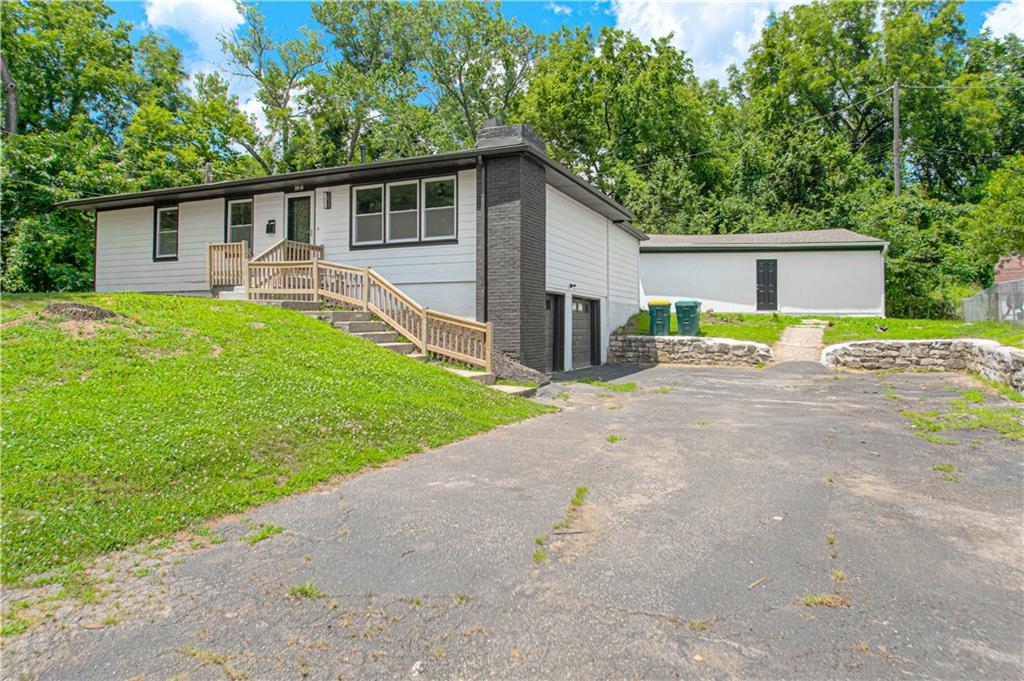 Photo 2 of 3910 Sewell Avenue