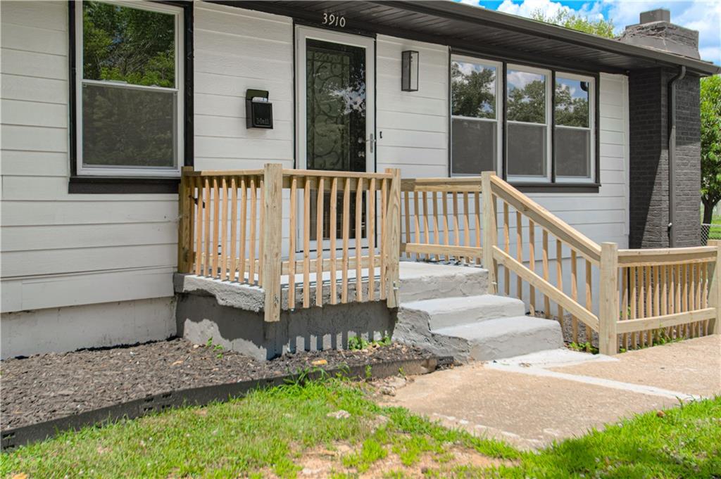 Photo 3 of 3910 Sewell Avenue