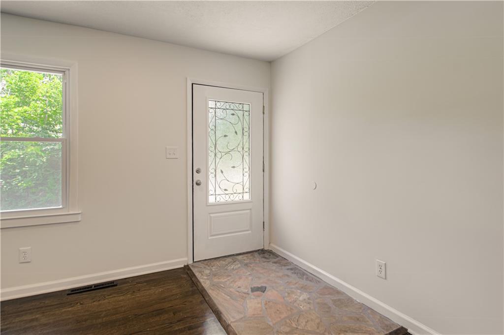 Photo 6 of 3910 Sewell Avenue