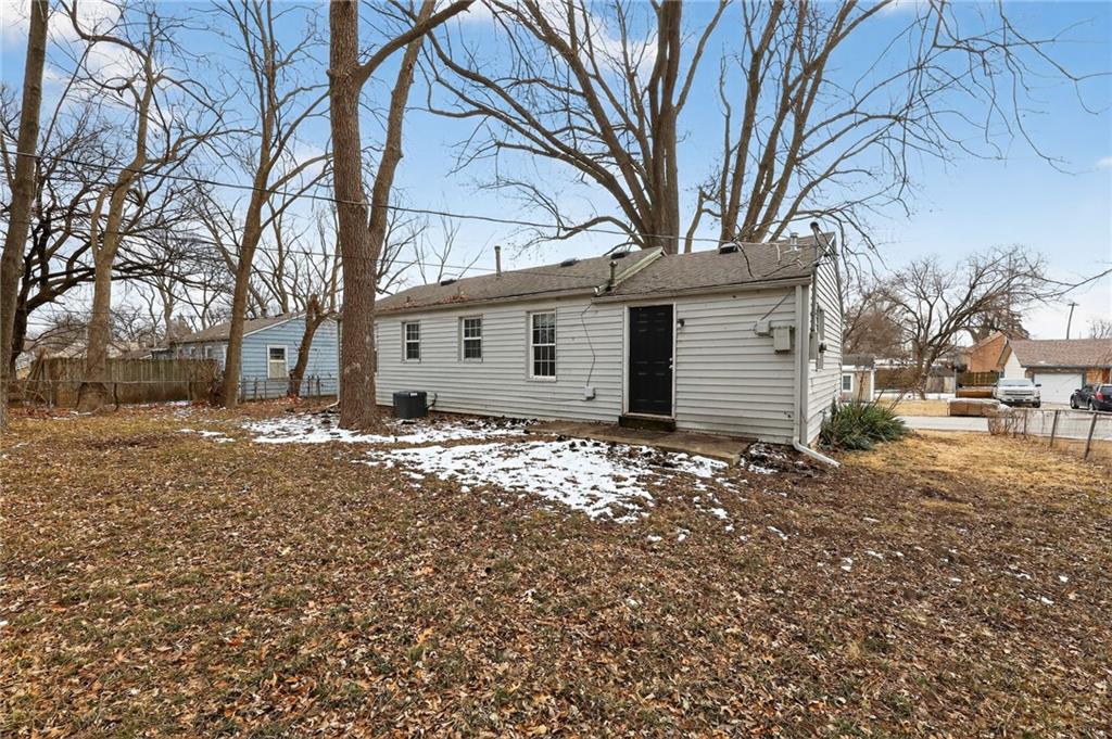 Photo 4 of 6252 Lathrop Avenue