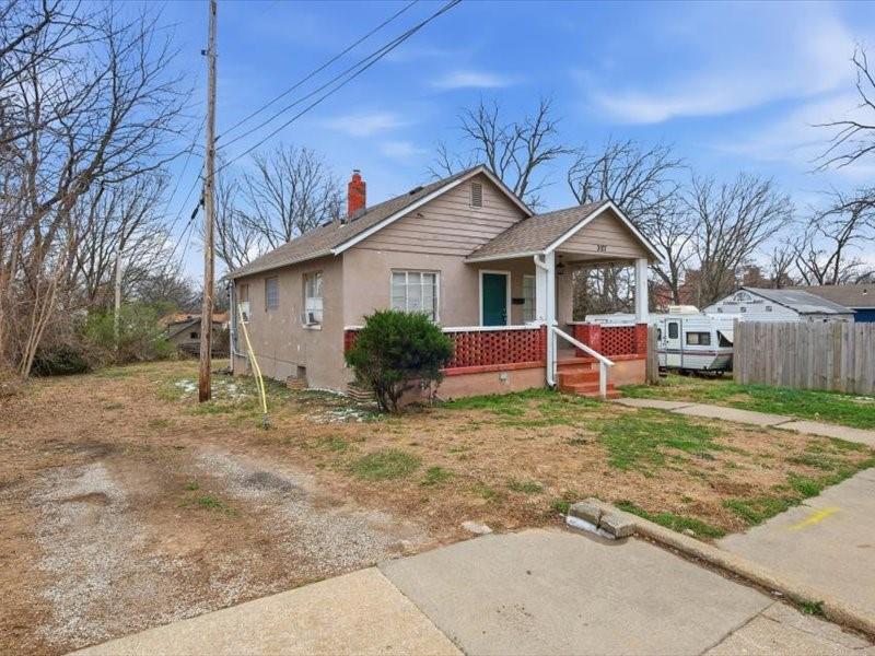 Photo 5 of 3107 Elmwood Avenue