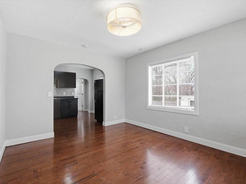 Photo 7 of 3107 Elmwood Avenue