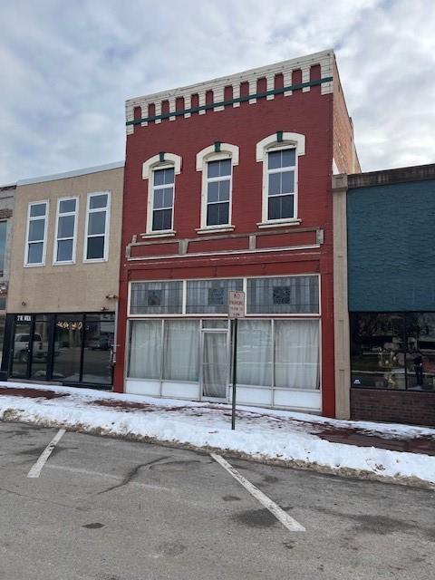 Photo 2 of 9 W Wea Street