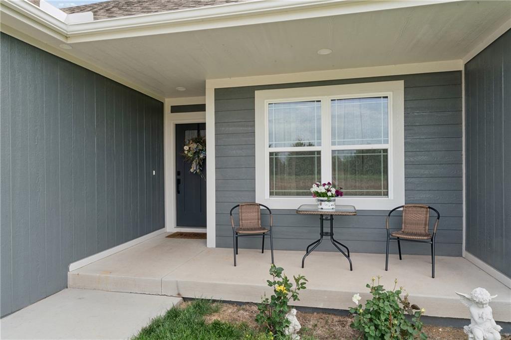 Photo 4 of 909 Captain Merriman Drive