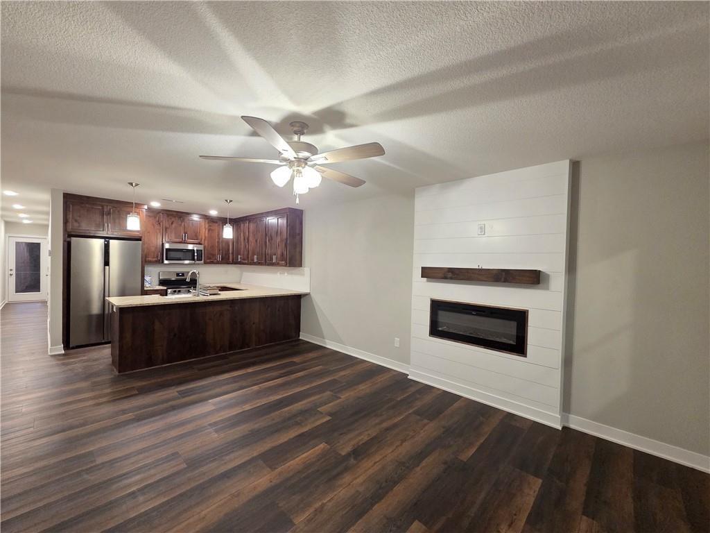Photo 3 of 32 E 7th Street