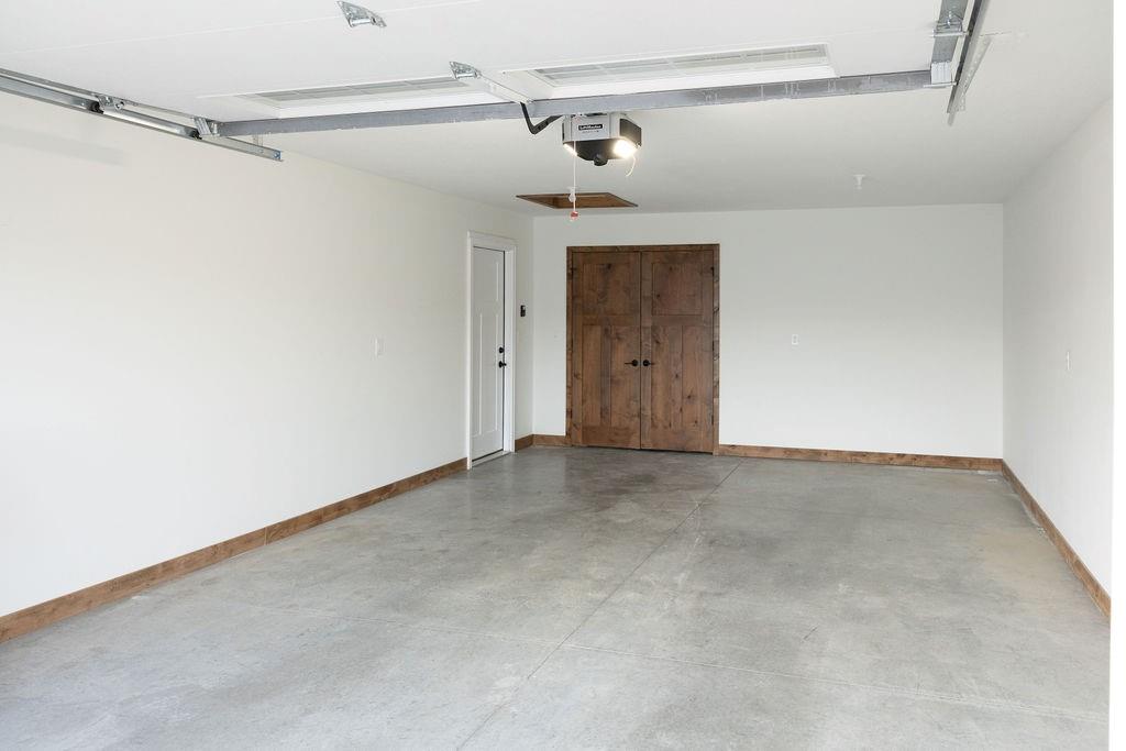 Photo 3 of 609 W Dryden Street