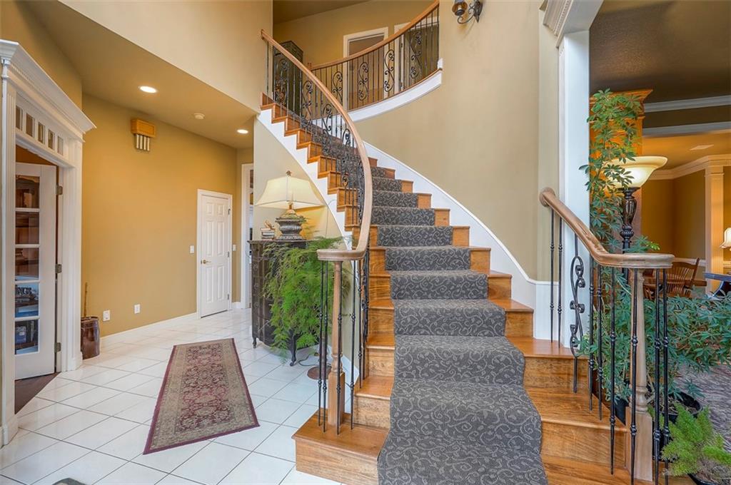 Photo 4 of 4512 Ironhorse Drive