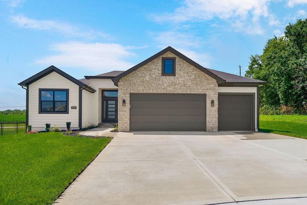 Photo of 2233 SW Heartland Court