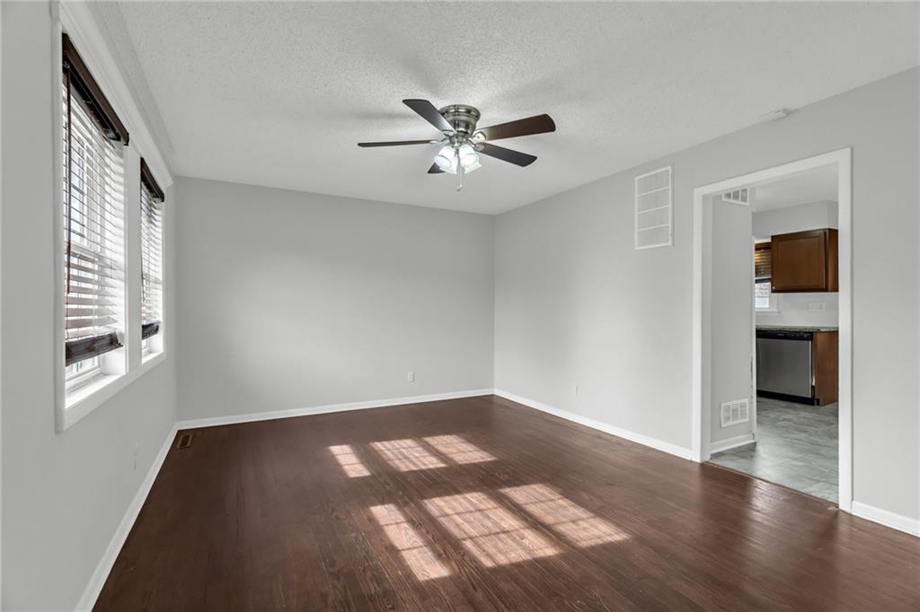 Photo 4 of 5300 NE 62nd Street