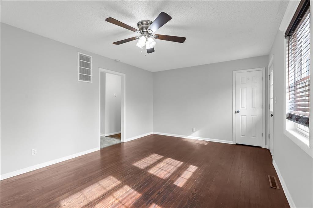 Photo 5 of 5300 NE 62nd Street