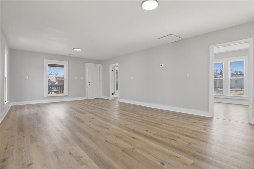 Photo 6 of 517 Parker Avenue