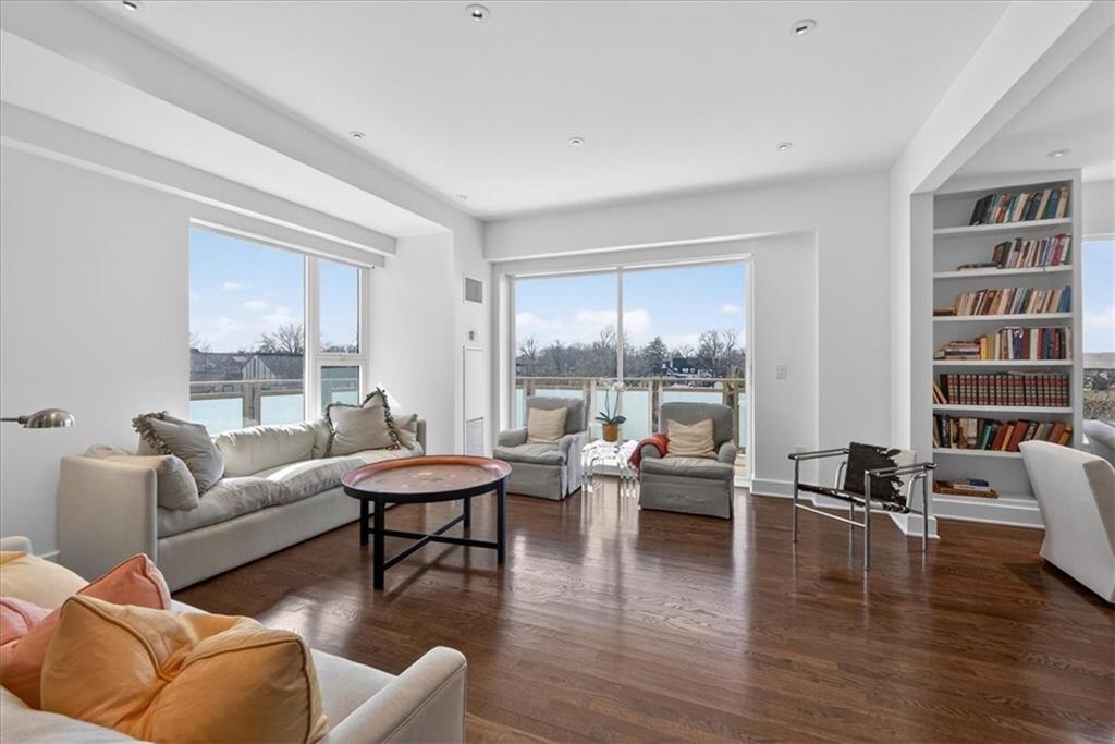 Photo of 4950 Central Street #405