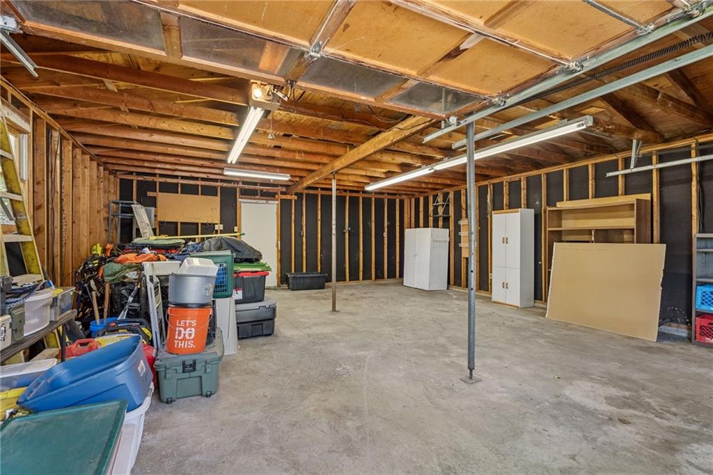Photo 2 of 602 W Walnut Street