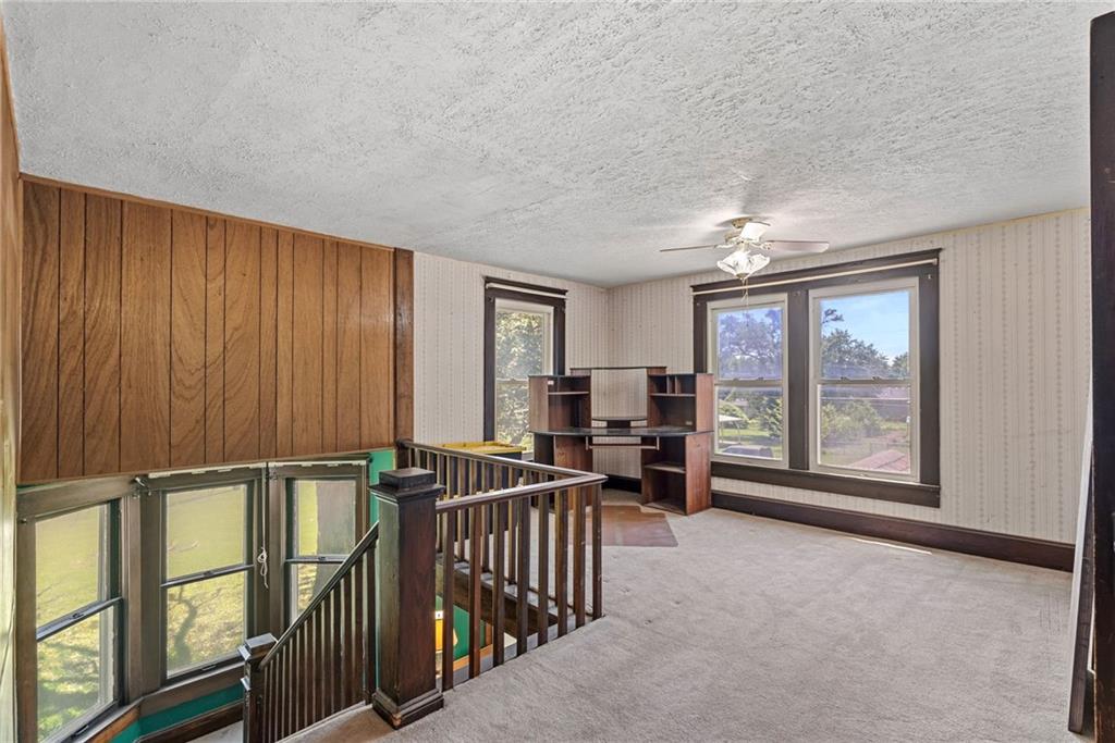 Photo 4 of 602 W Walnut Street