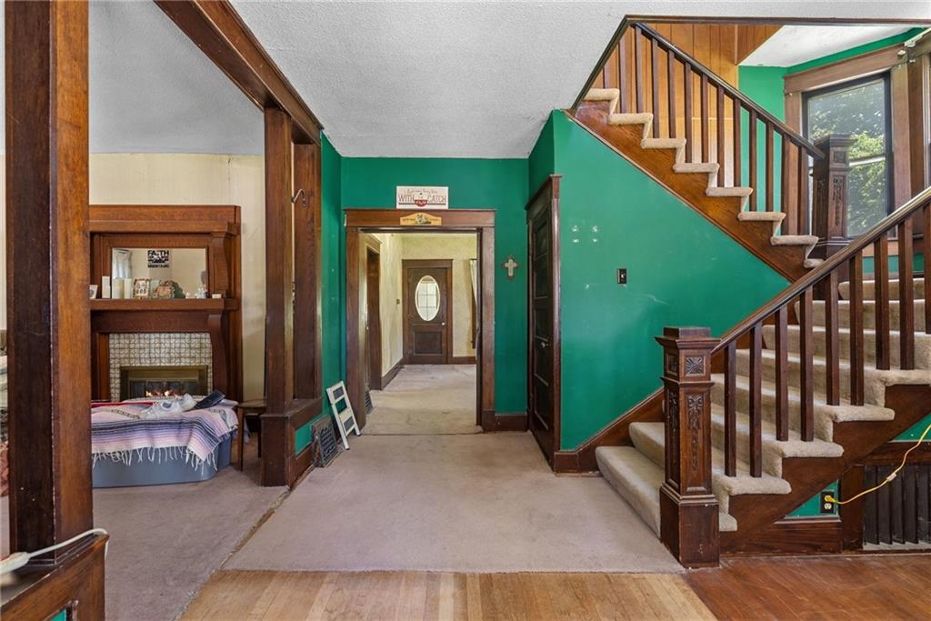 Photo 5 of 602 W Walnut Street