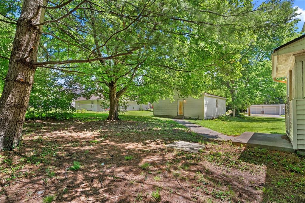 Photo 7 of 602 W Walnut Street