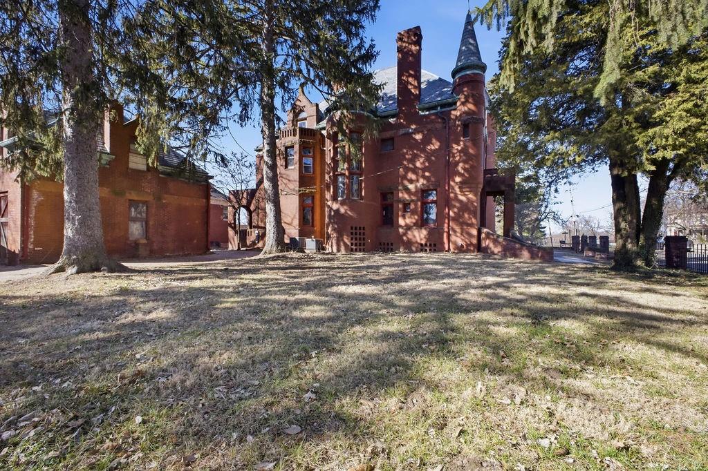 Photo 6 of 802 Hall Street