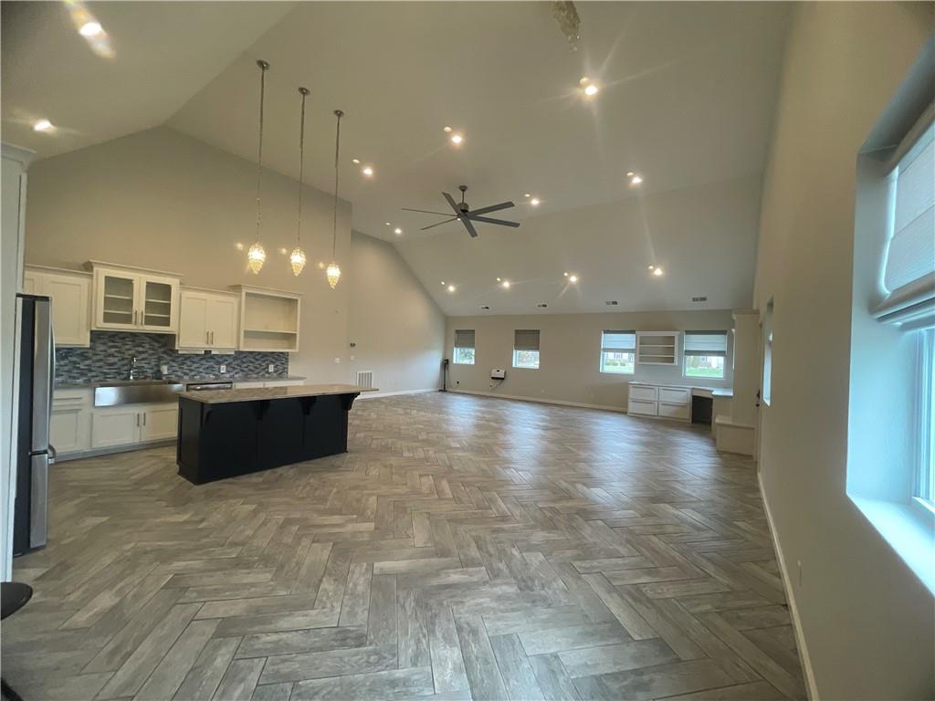 Photo of 585 NW 500 Road