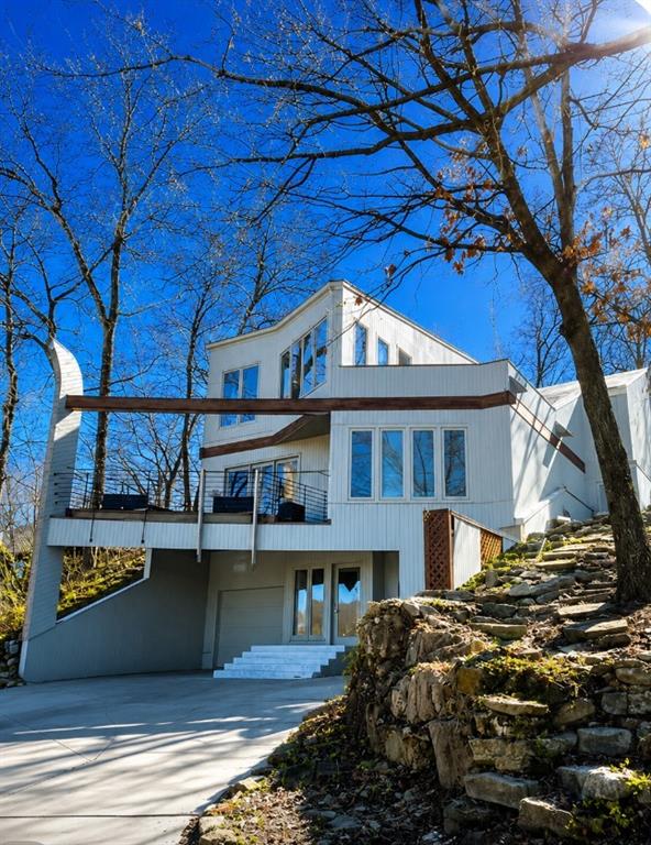 Photo 6 of 125 Lakeshore Drive S