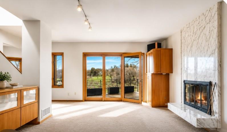 Photo 7 of 125 Lakeshore Drive S