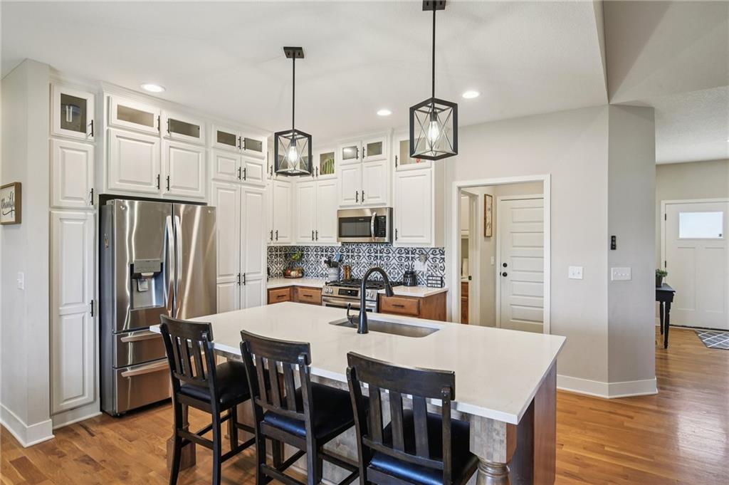 Photo 6 of 594 N Oakwood Lane