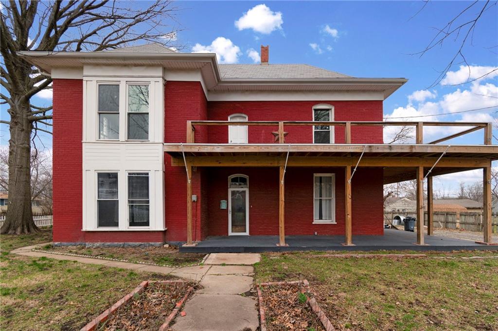 Photo of 608 W Maple Street