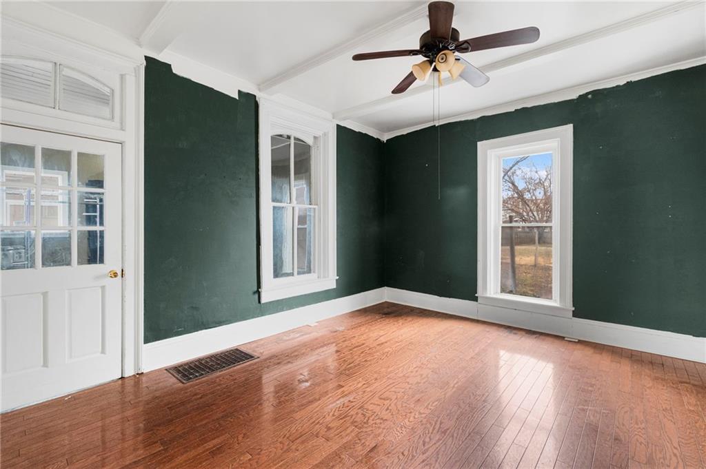 Photo 6 of 608 W Maple Street