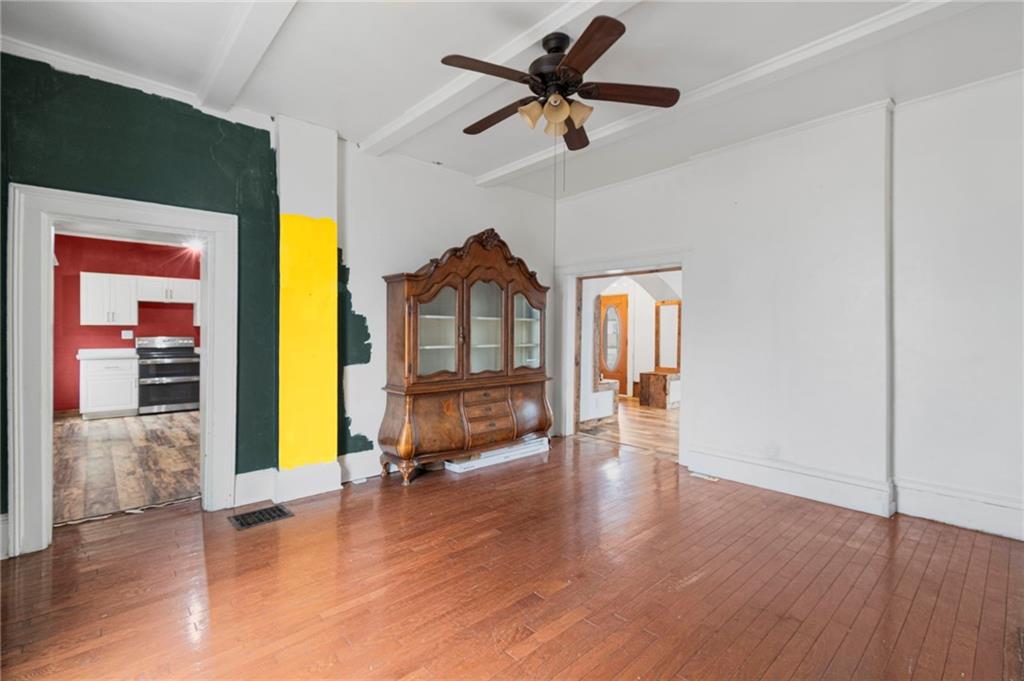 Photo 7 of 608 W Maple Street
