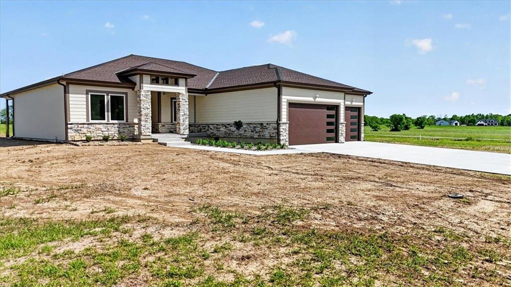 Photo of 422 NE Lakota Drive