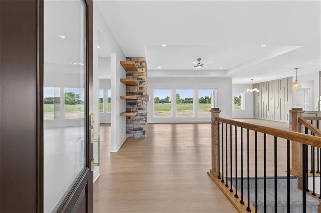 Photo 5 of 422 NE Lakota Drive