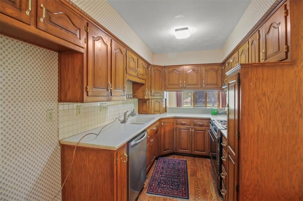 Photo 7 of 420 Golfview Drive