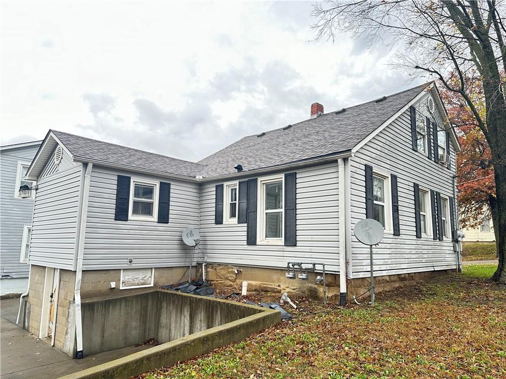 Photo 2 of 208 S Washington Street