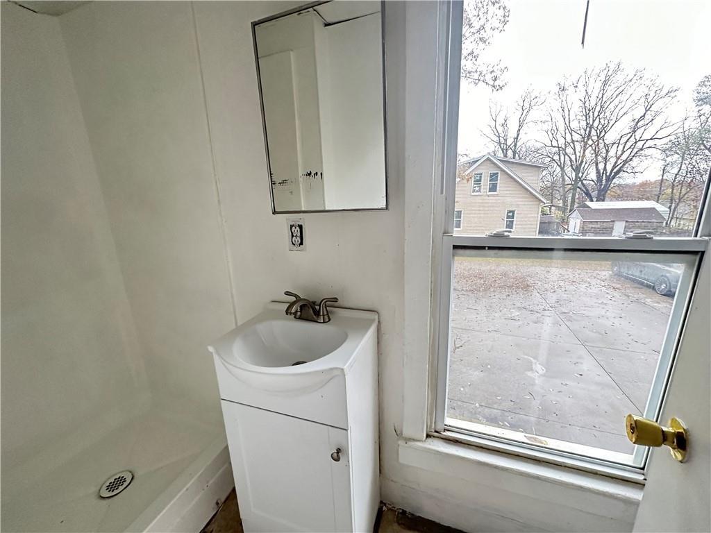 Photo 6 of 208 S Washington Street