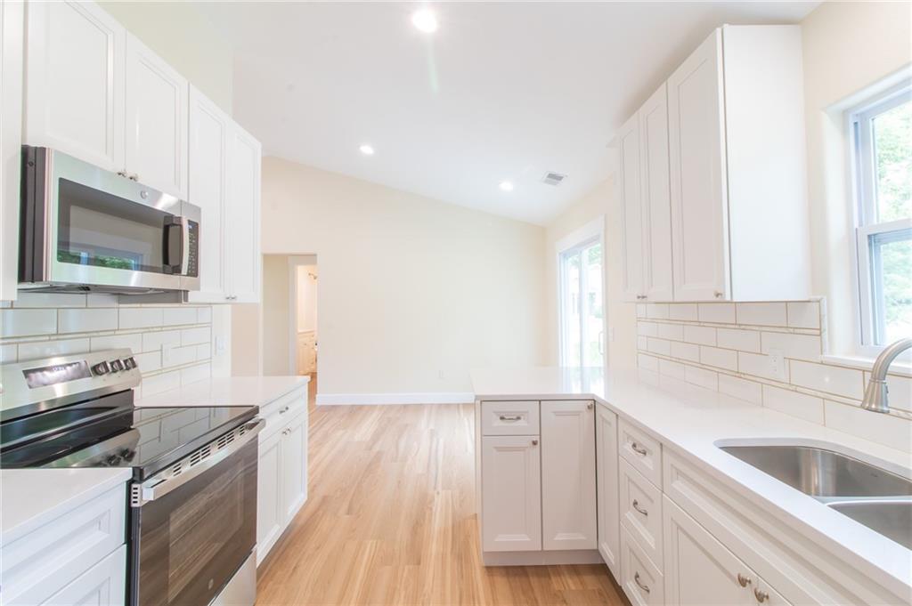 Photo 5 of 206 W 4th Street