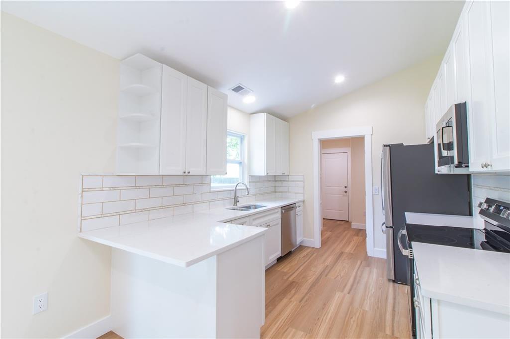 Photo 6 of 206 W 4th Street