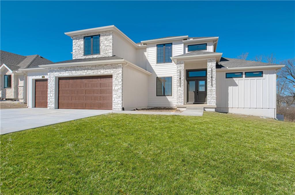 Photo 3 of 2306 Foxtail Drive