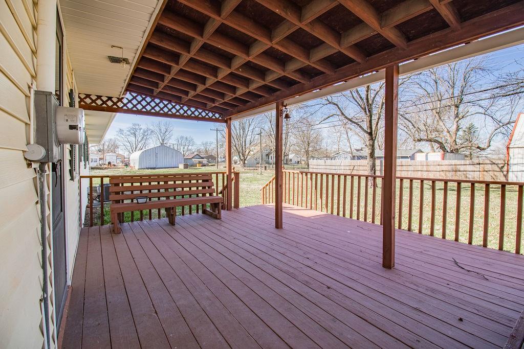 Photo 5 of 306 N lee Street
