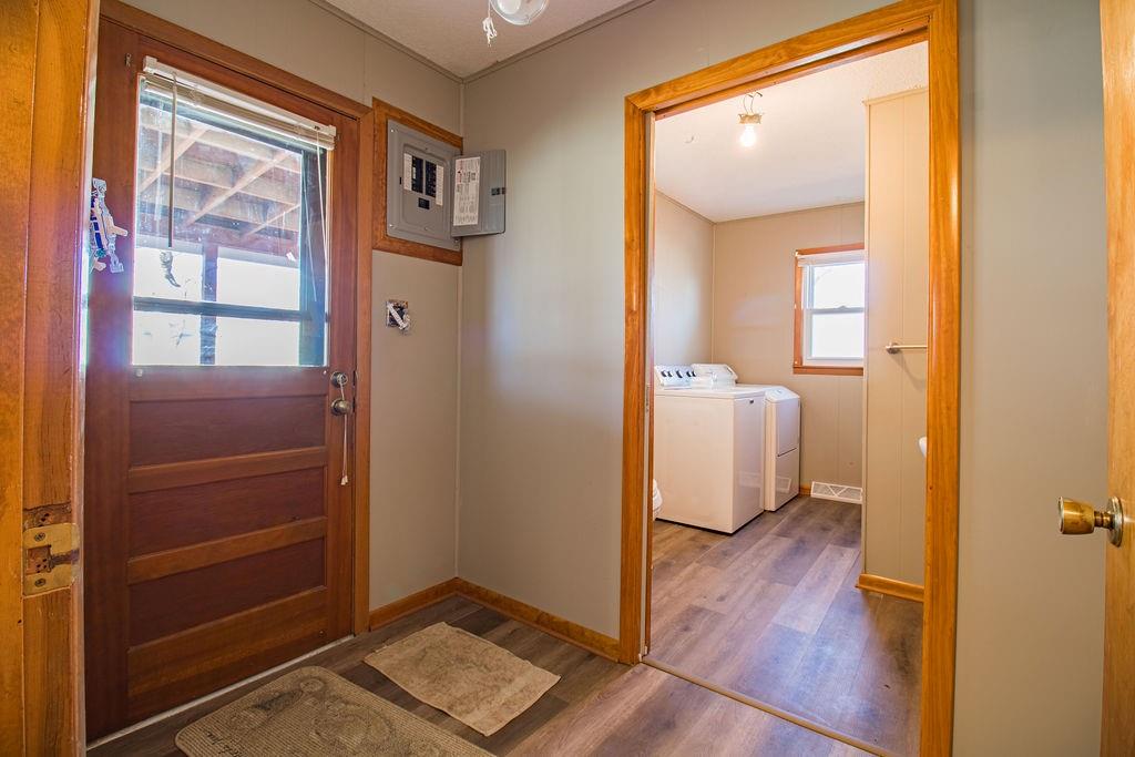 Photo 7 of 306 N lee Street